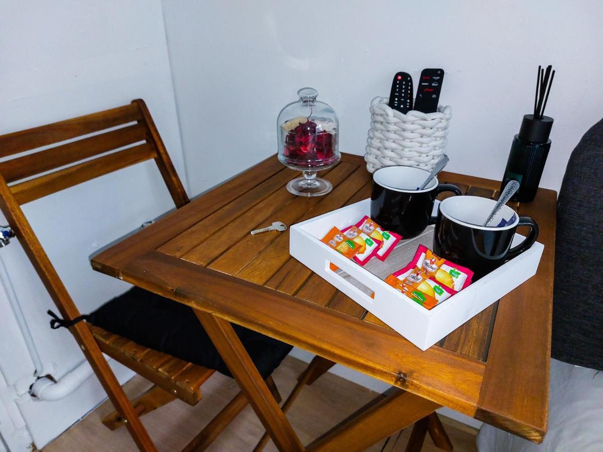 L'Essentiel - Tout Inclus ! Petit Dejeuner, Canal Plus, Netflix, Literie, Serviettes Rouen Esterno foto