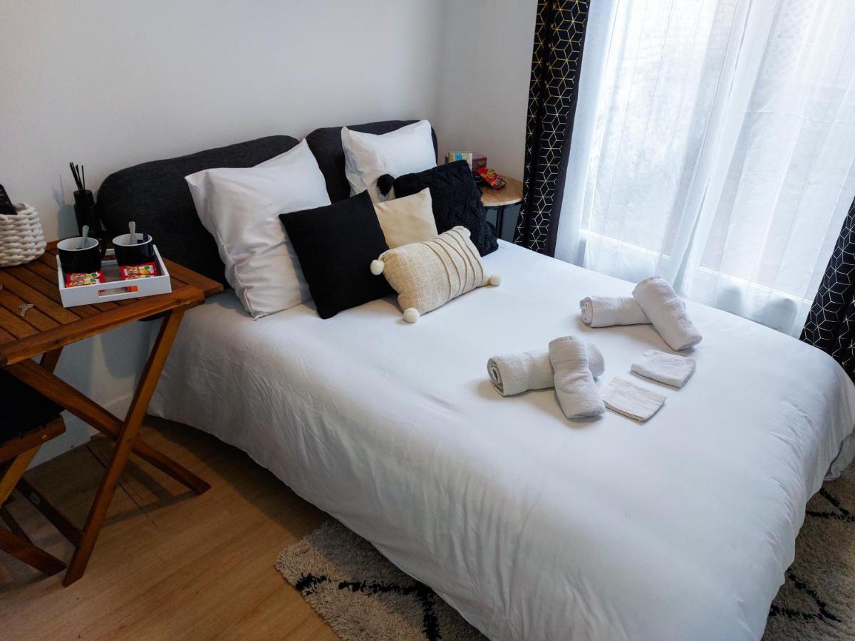 L'Essentiel - Tout Inclus ! Petit Dejeuner, Canal Plus, Netflix, Literie, Serviettes Rouen Esterno foto